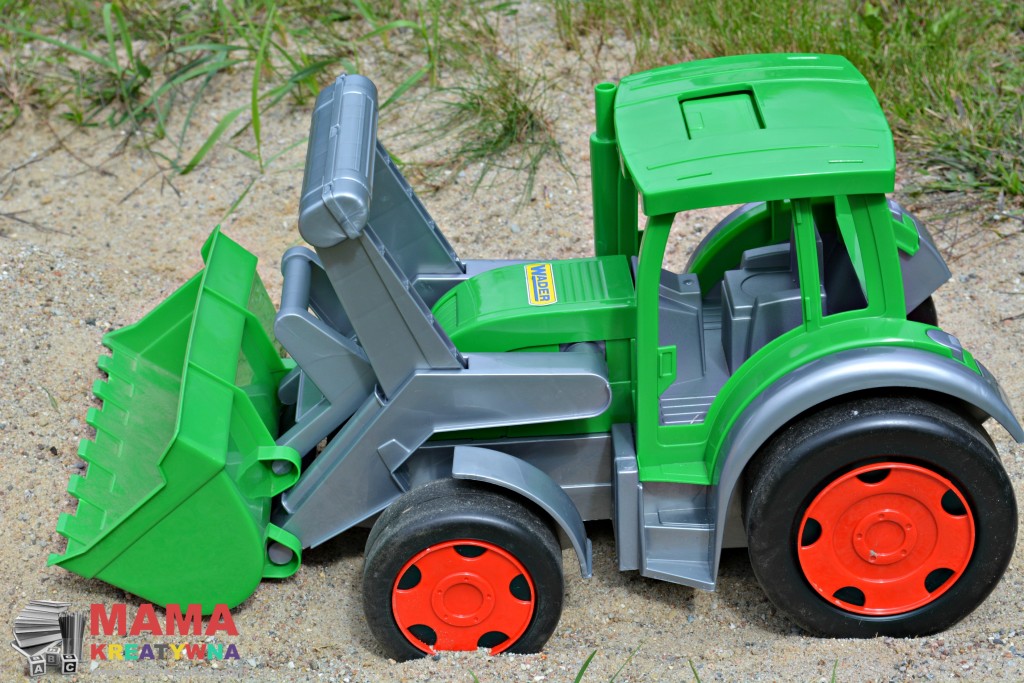 Gigant Traktor Spychacz FARMER – zabawka niezniszczalna?