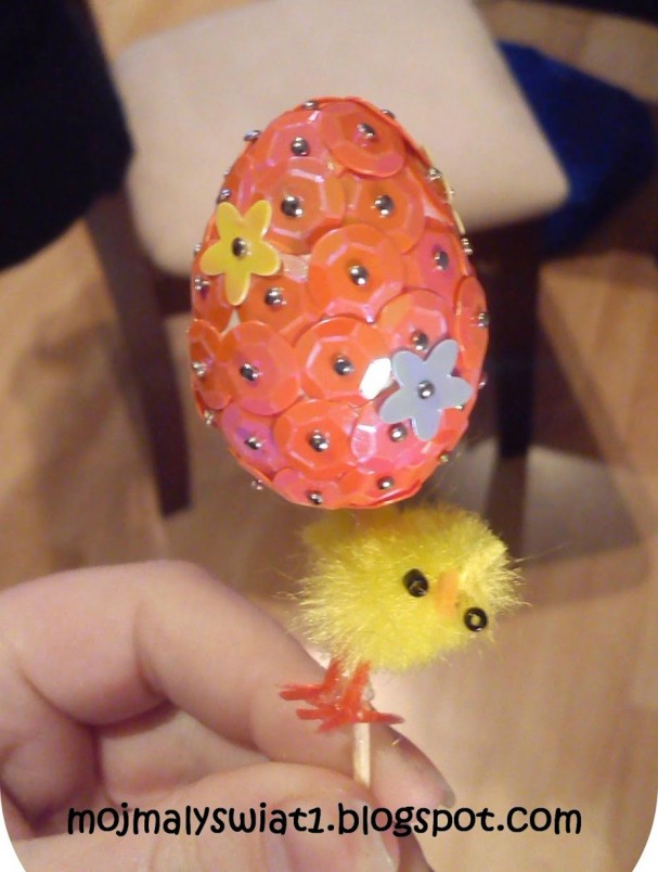 Wielkanocne jajka z cekinków – DIY