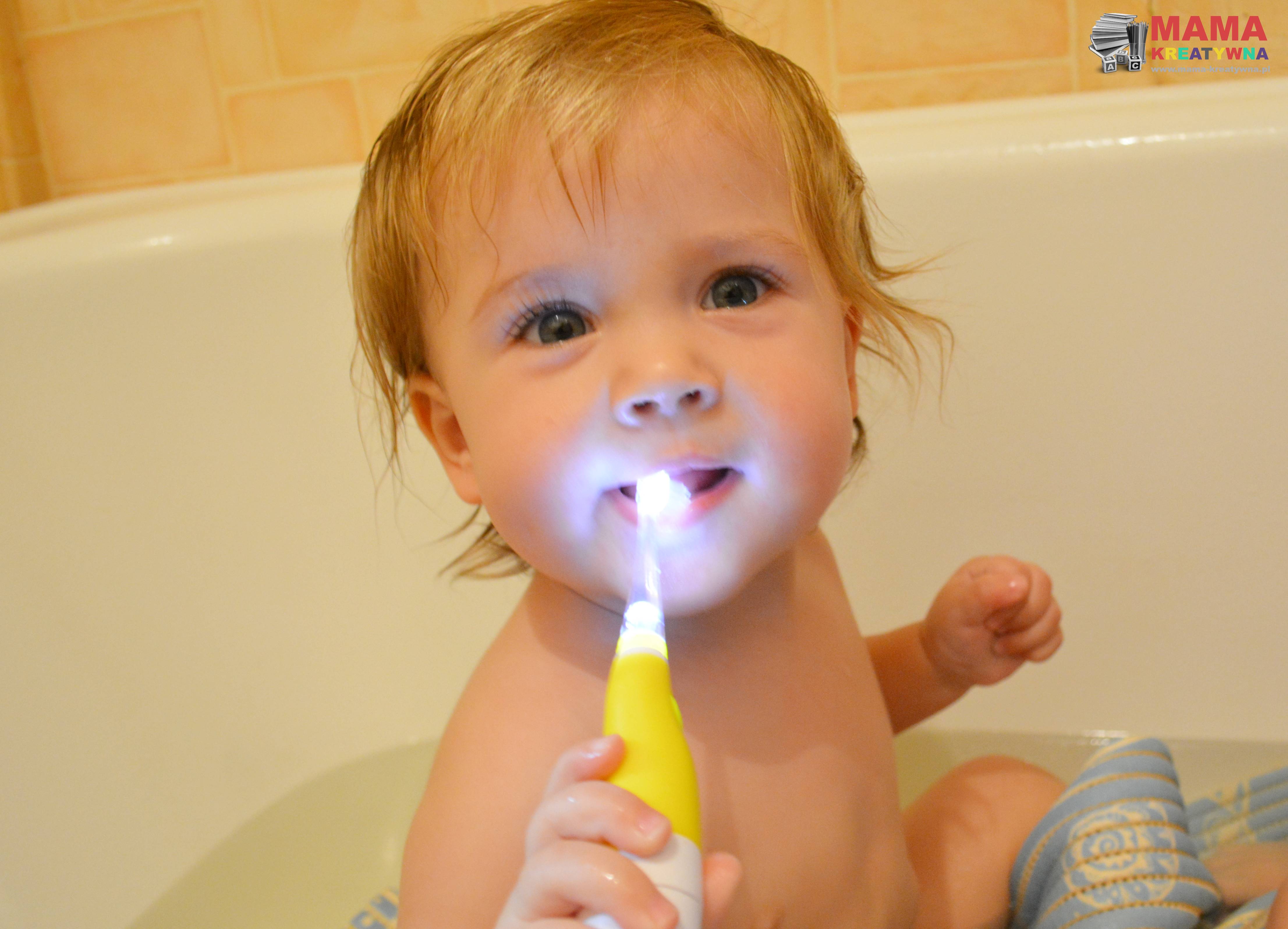 jak dbać o zęby u małych dzieci