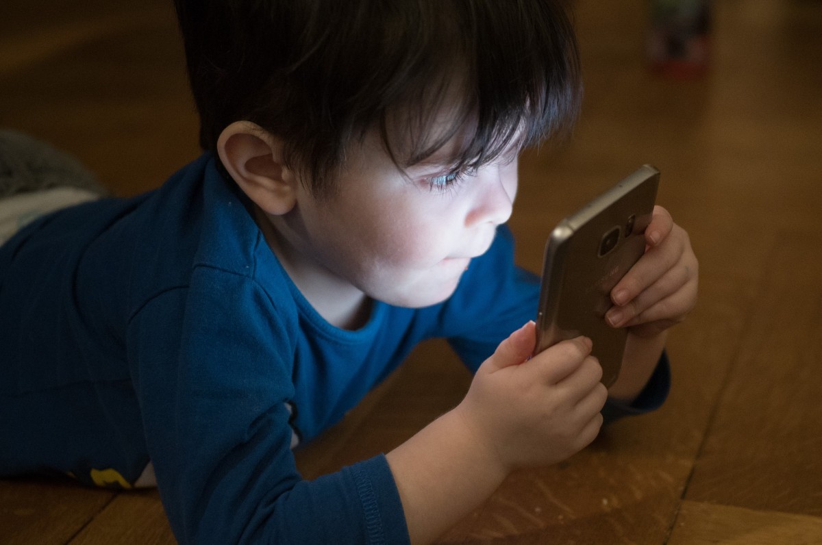 5 aplikacji, które Twoje dziecko powinno mieć na swoim telefonie