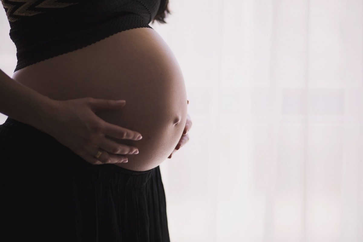 Sprawdź, dlaczego kwas DHA jest tak istotny w czasie ciąży.